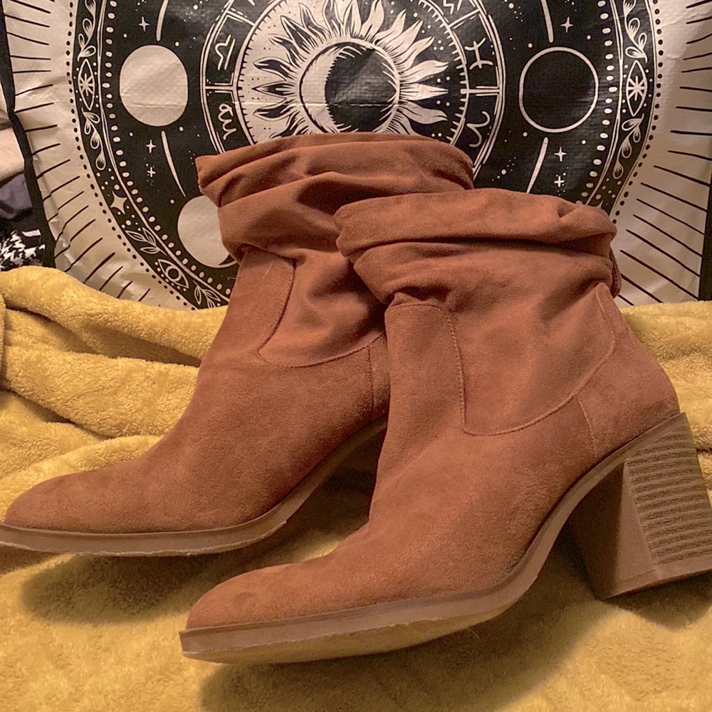 Chinese Laundry cognac ankle bootie 9.5